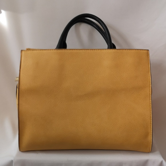 Exceptional NWT Steve Madden Briefcase Style Purse Yellow Black White w/ Strap - Picture 3 of 8